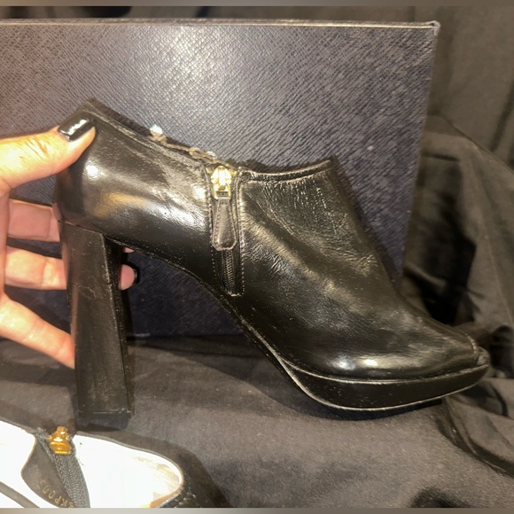 Prada open toe ankle boots / heels. Black leather. Size 40 - Picture 7 of 12